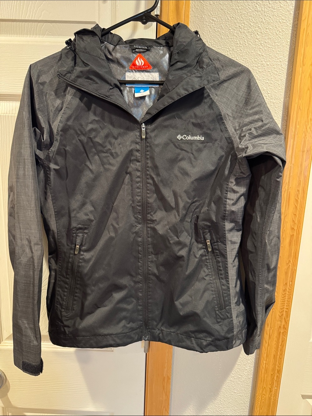 Columbia Women's Black and Gray Hooded Shell Jacket